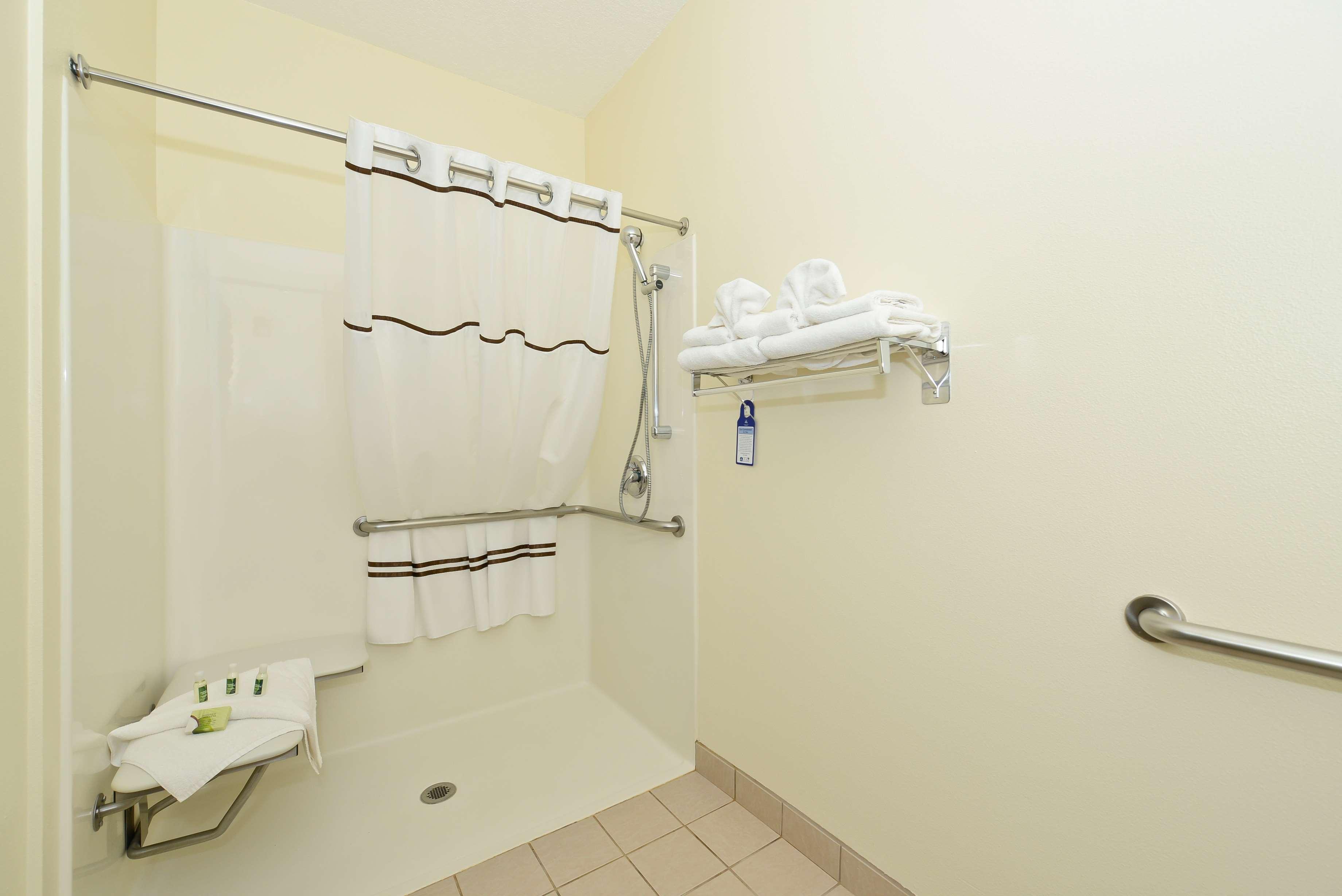 Best Western Plus Park Place Inn & Suites Шехейлъс Екстериор снимка
