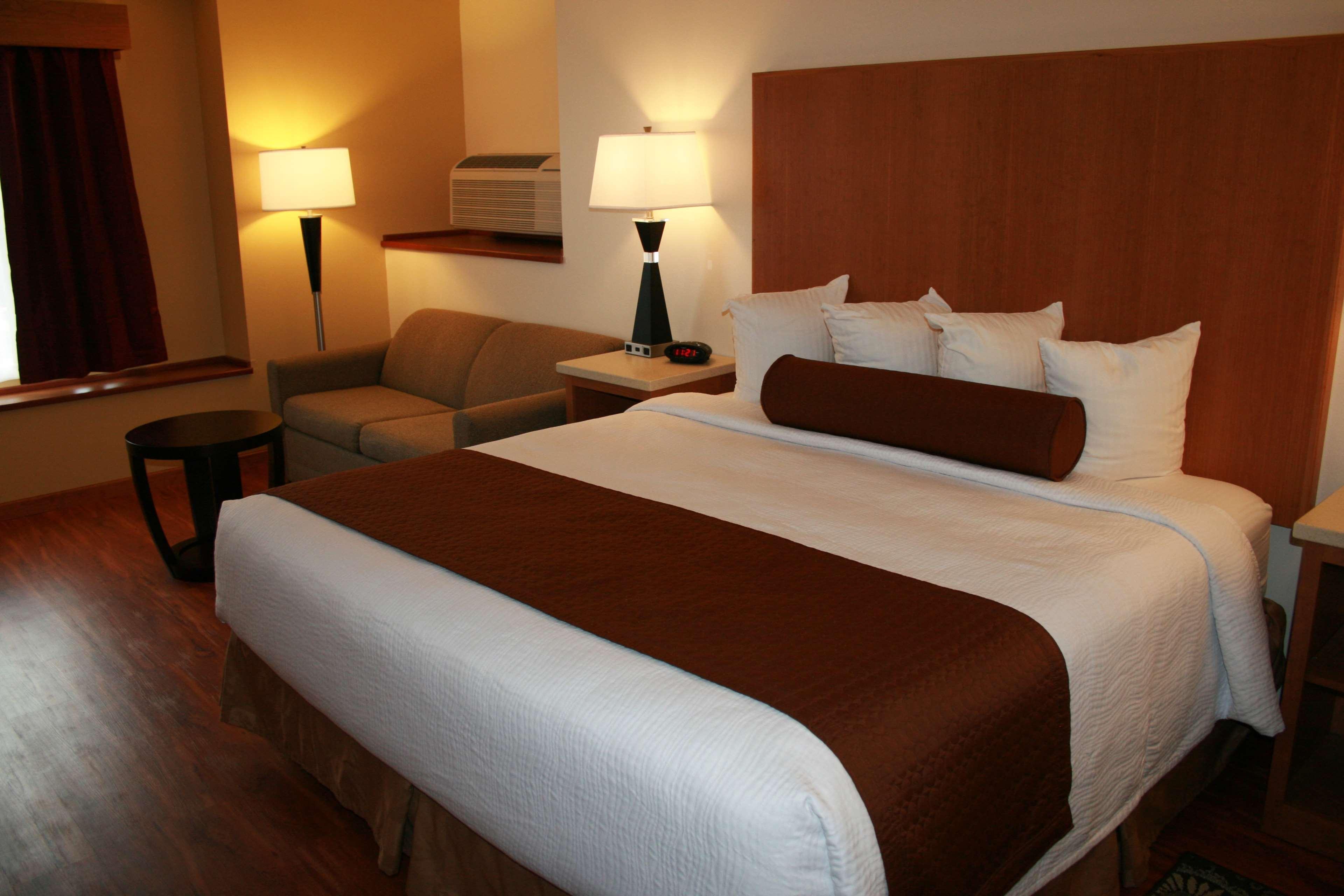 Best Western Plus Park Place Inn & Suites Шехейлъс Екстериор снимка