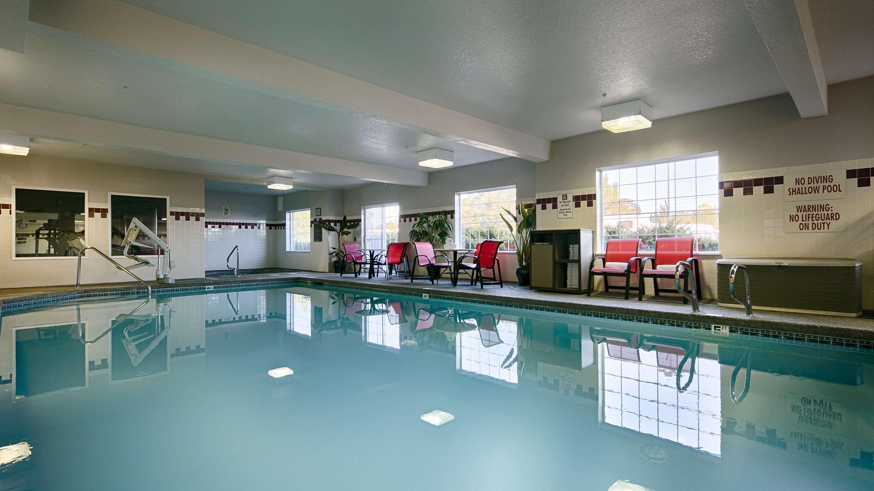 Best Western Plus Park Place Inn & Suites Шехейлъс Екстериор снимка