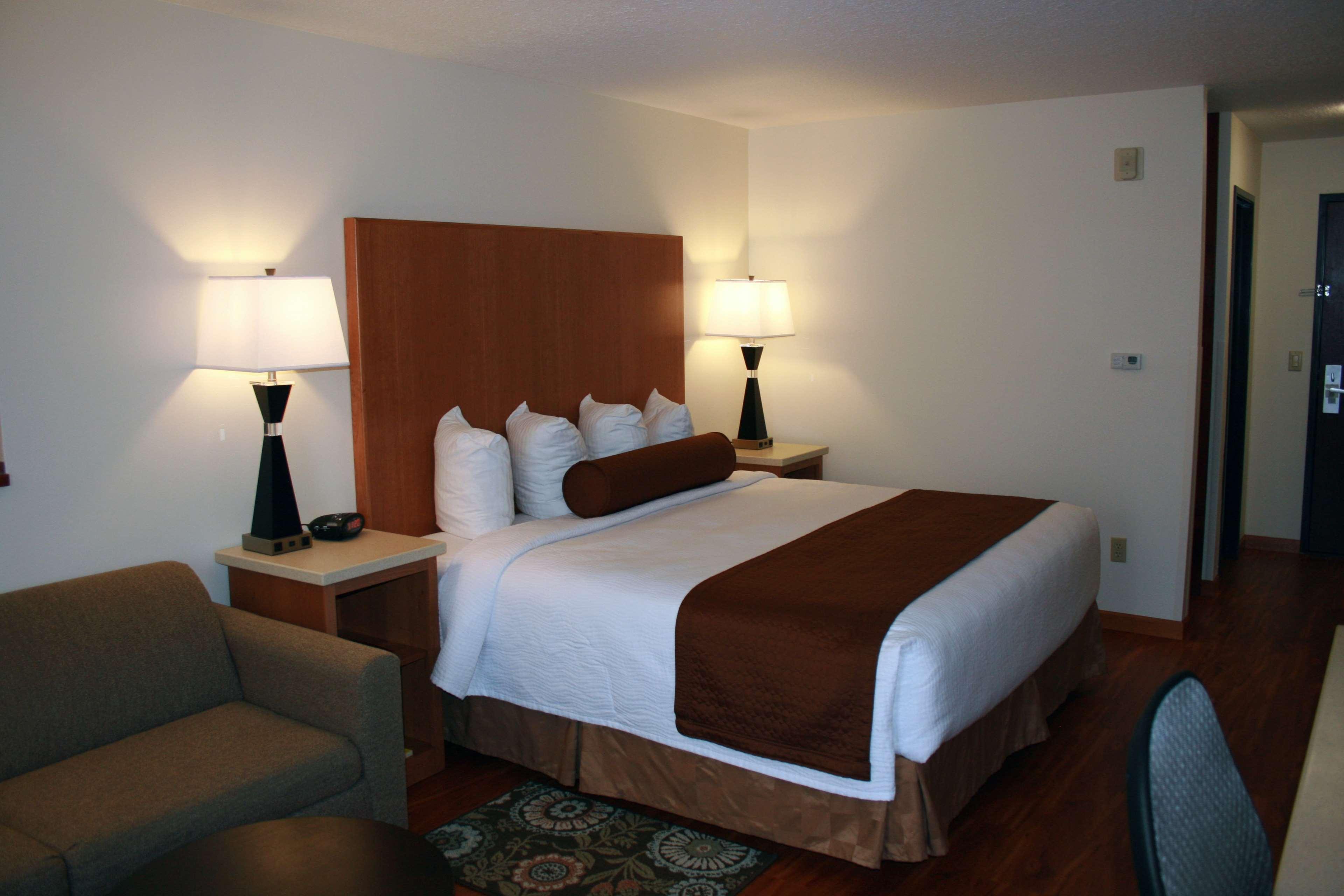 Best Western Plus Park Place Inn & Suites Шехейлъс Екстериор снимка