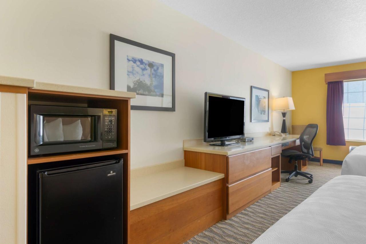 Best Western Plus Park Place Inn & Suites Шехейлъс Екстериор снимка