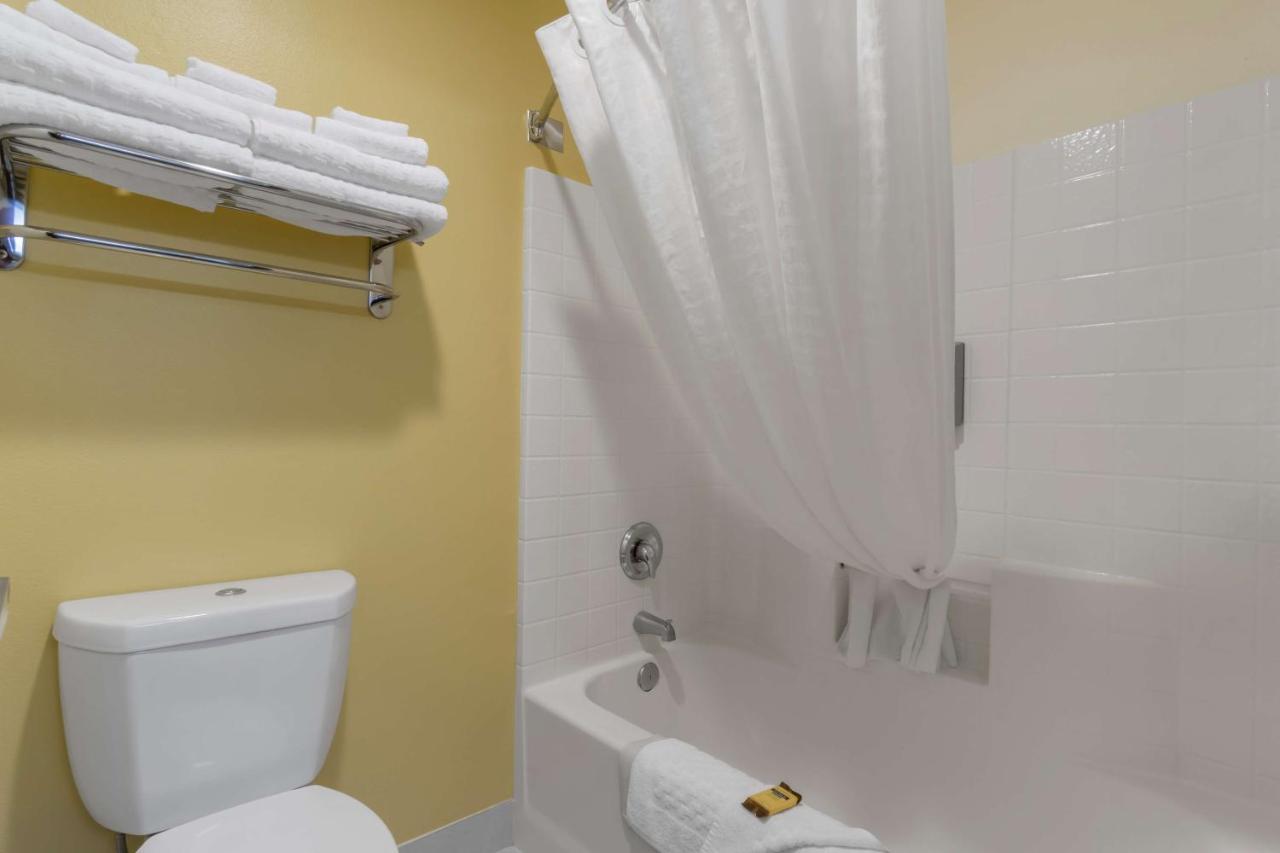Best Western Plus Park Place Inn & Suites Шехейлъс Екстериор снимка