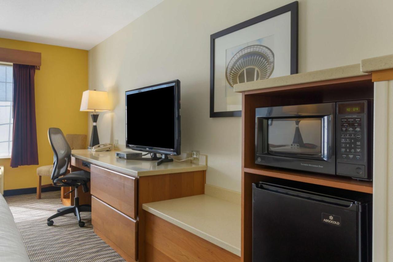 Best Western Plus Park Place Inn & Suites Шехейлъс Екстериор снимка