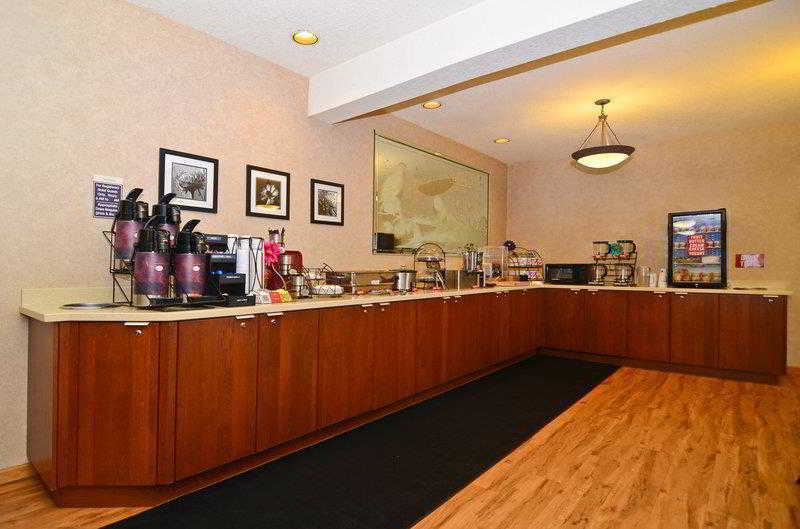Best Western Plus Park Place Inn & Suites Шехейлъс Ресторант снимка