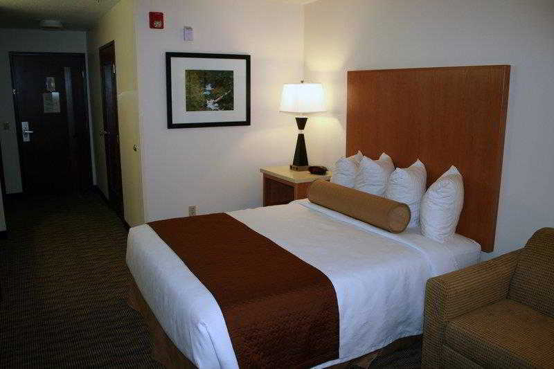 Best Western Plus Park Place Inn & Suites Шехейлъс Екстериор снимка